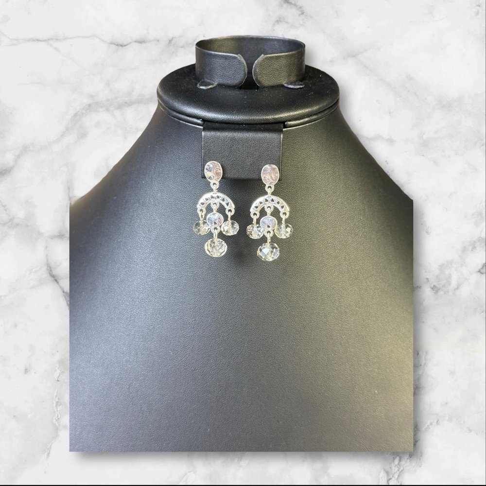 232. Vintage Chandelier Earrings Silver Tone Glass‎ Dangle Pierced